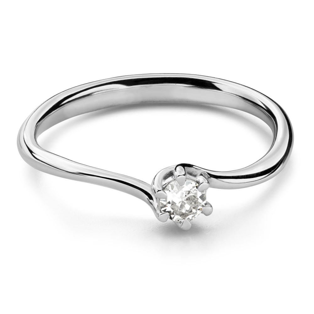 Engagement ring with brilliant "In love 16"