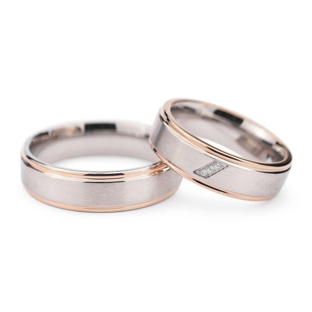 Golden wedding rings with diamonds "VMA 99"