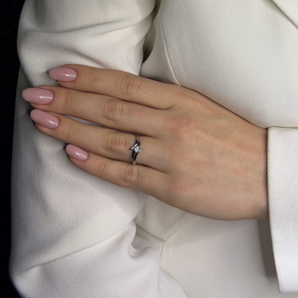 Engagement ring with brilliant "In love 21"