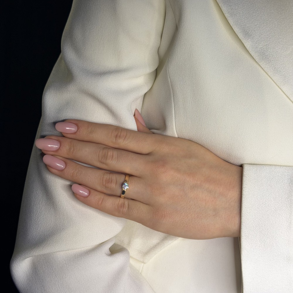 Gold ring with brilliant diamond "Unforgettable 32"