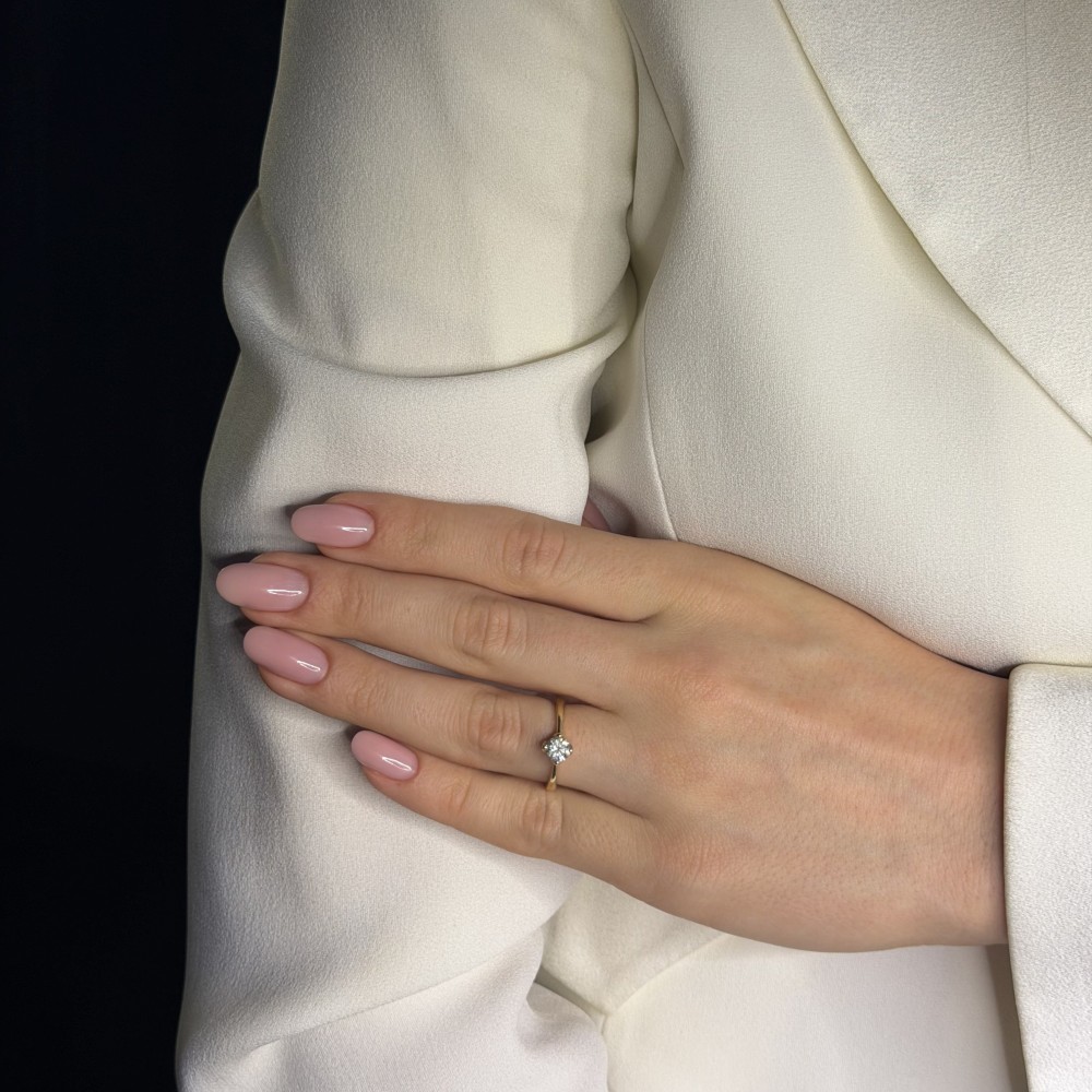 Engagement ring with brilliant "The only one 80"