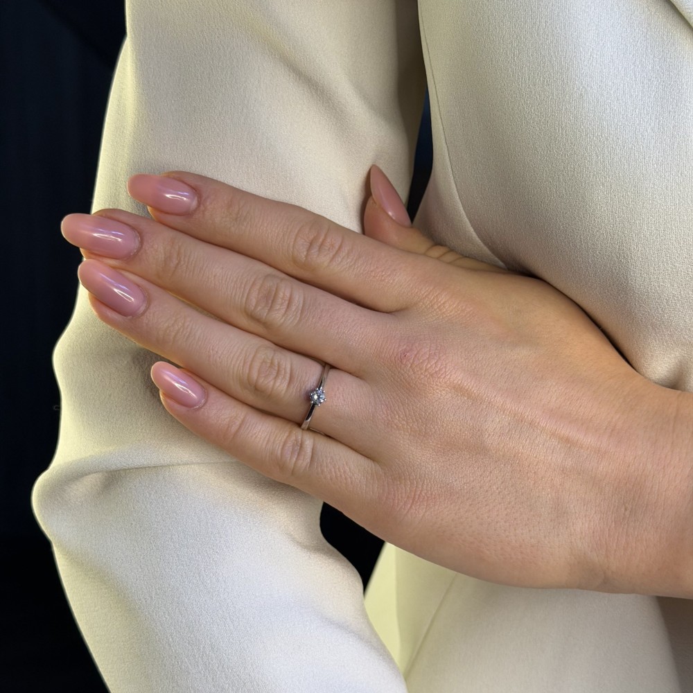 Engagement ring with brilliant "Queen of the Heart 8"