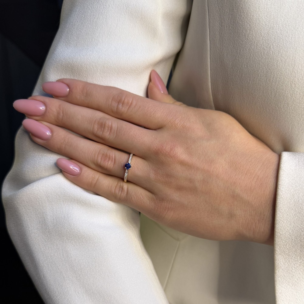 Engagement ring with gemstones "Sapphire 26"